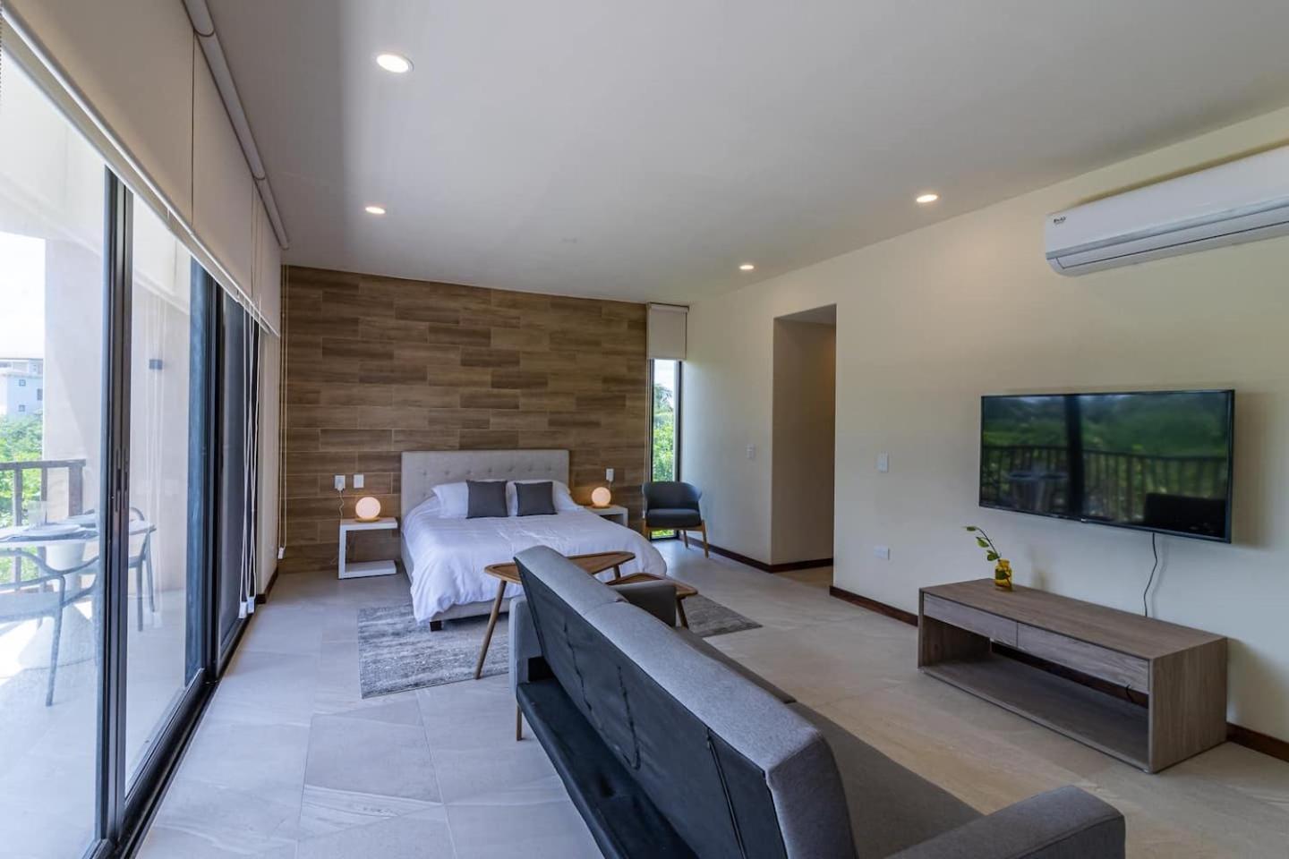 ホテル Pool View Loft Steps From The Ocean In Punta Cocos - C101 ホルボックス島 エクステリア 写真