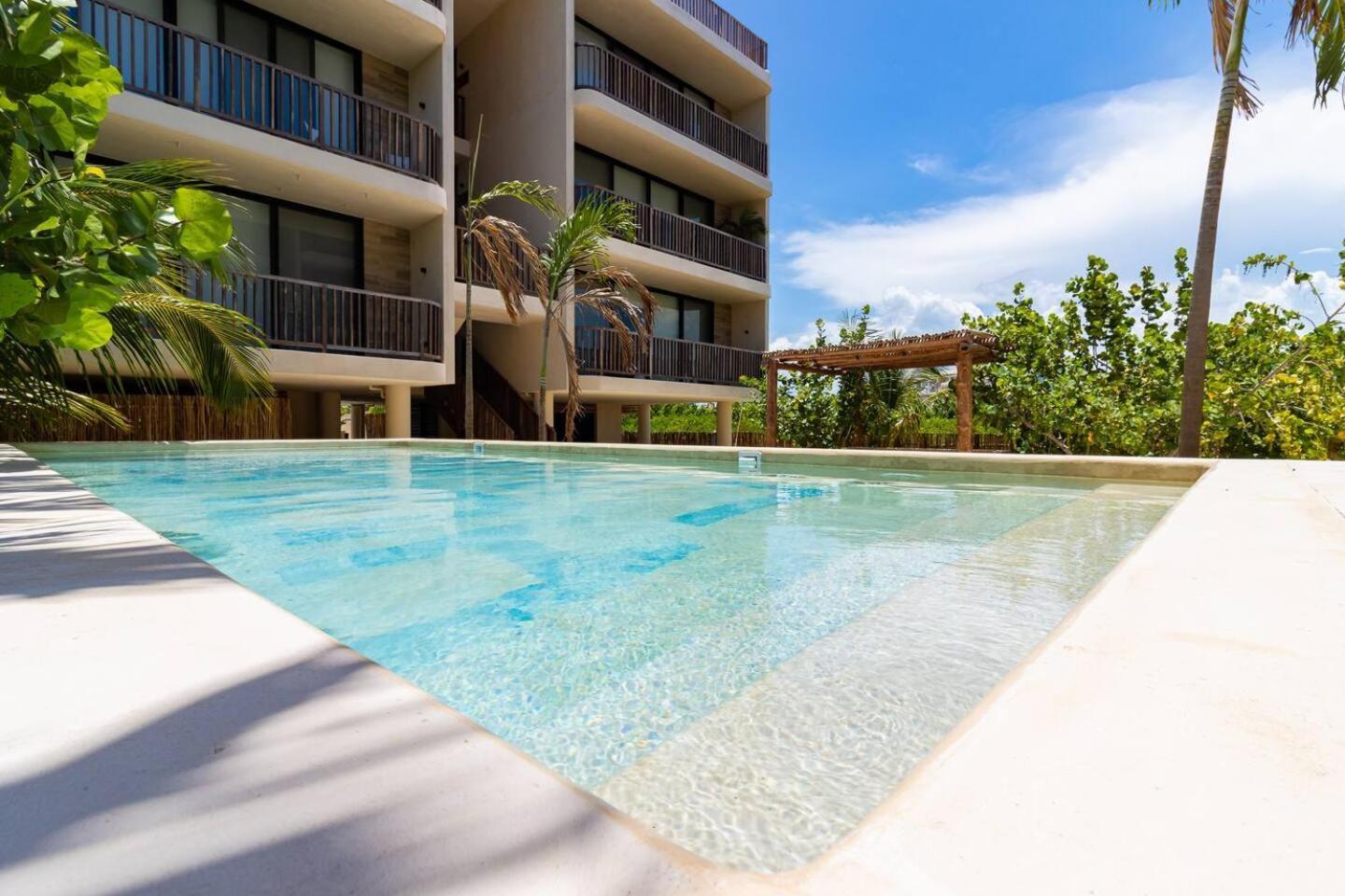 ホテル Pool View Loft Steps From The Ocean In Punta Cocos - C101 ホルボックス島 エクステリア 写真