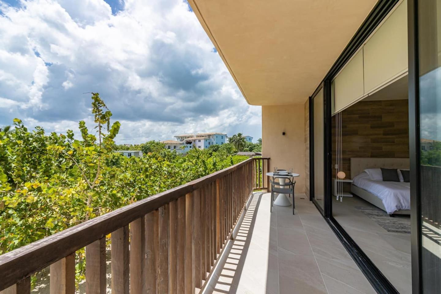 ホテル Pool View Loft Steps From The Ocean In Punta Cocos - C101 ホルボックス島 エクステリア 写真