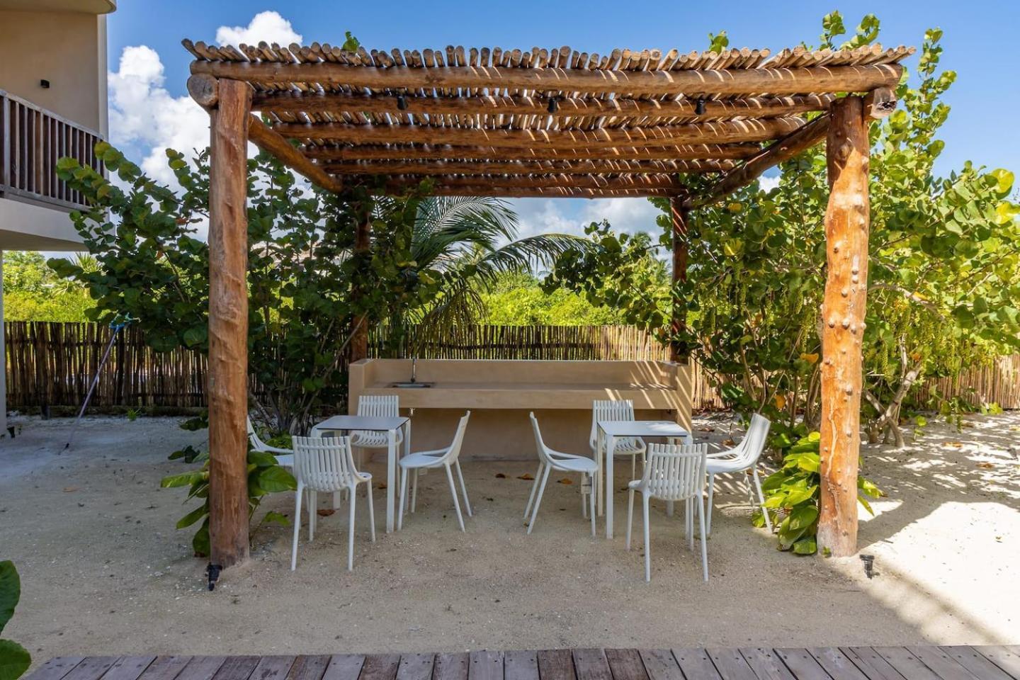 ホテル Pool View Loft Steps From The Ocean In Punta Cocos - C101 ホルボックス島 エクステリア 写真