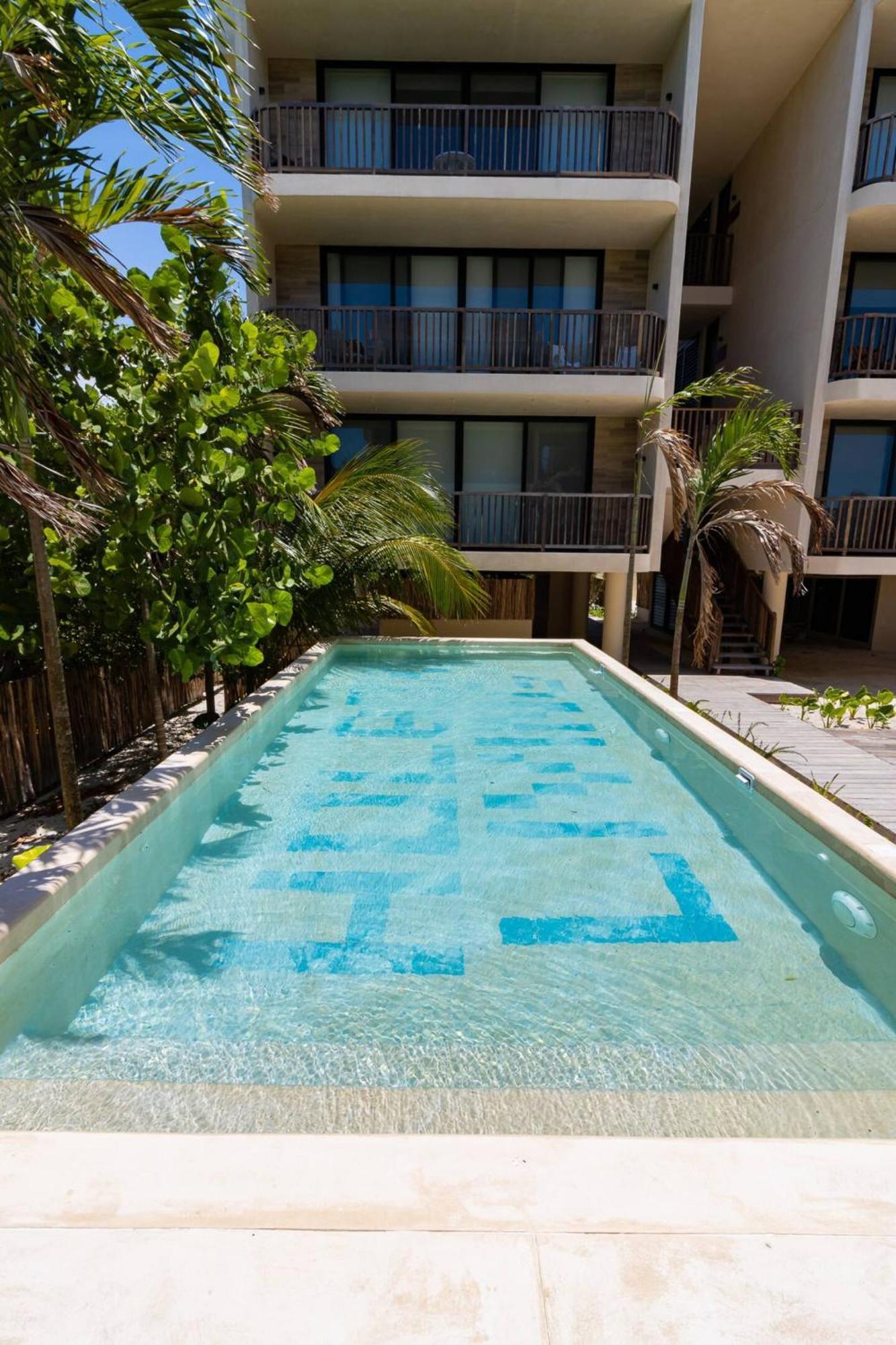 ホテル Pool View Loft Steps From The Ocean In Punta Cocos - C101 ホルボックス島 エクステリア 写真